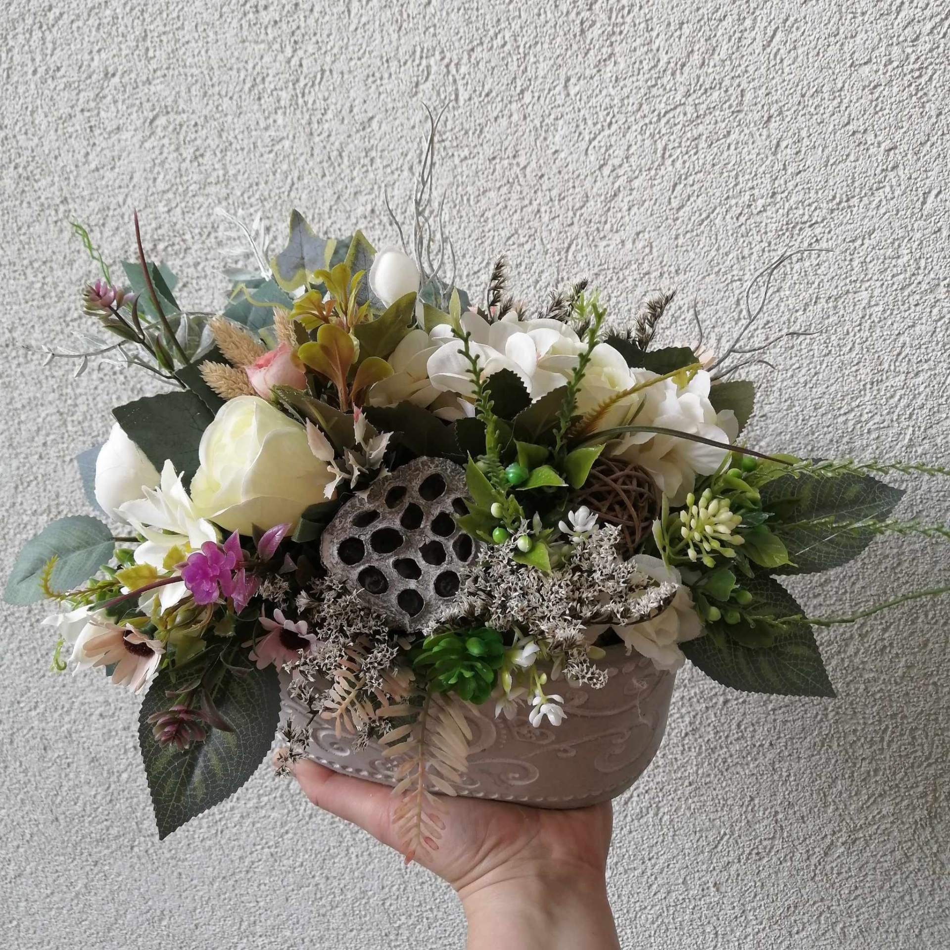 Aranžmán v keramickej nádobe